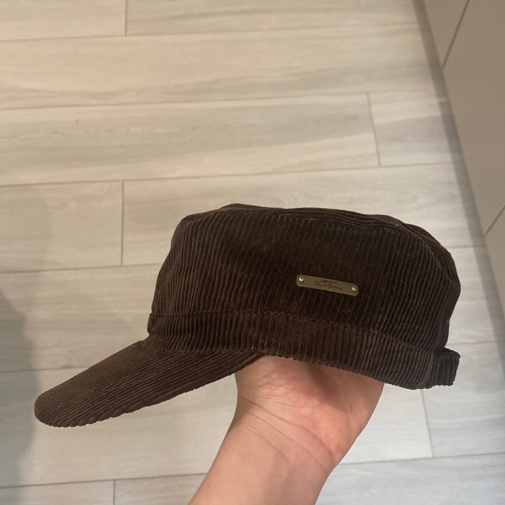 Burberry hat - Picture 2 of 7